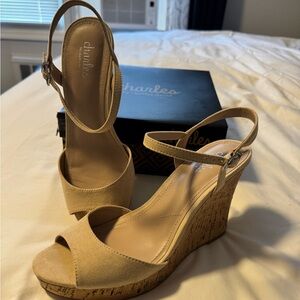 Charles by Charles David Nude Lambert Wedge Sandal Size 10M